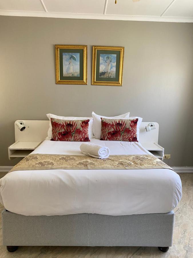 Savoy Hotel Fort Beaufort Eksteriør billede